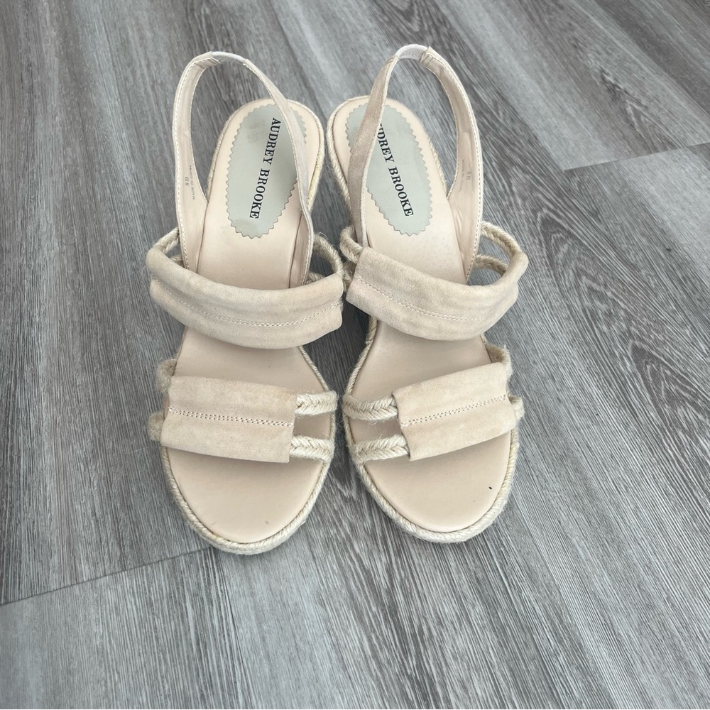 Audrey Brooke Majorca Wedge Sandal size 8